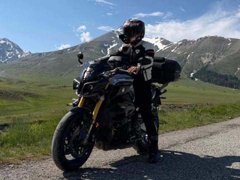 A full guide to motorcycle communication device