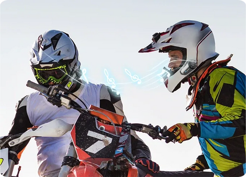 Use Moman H2S to share music with fellow motorcycle rider