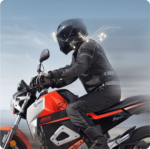 Moman CP-X features music streaming and volume control.