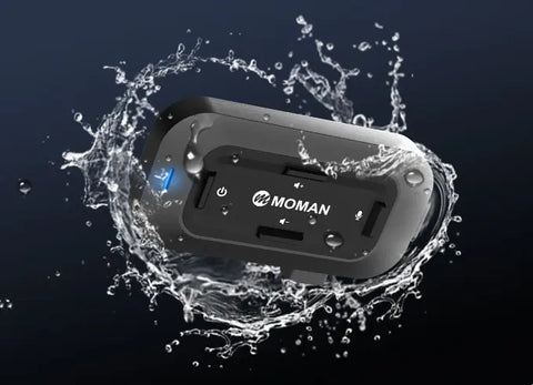 Moman RS-C headset for bike riders is waterproof and has an indicator light.